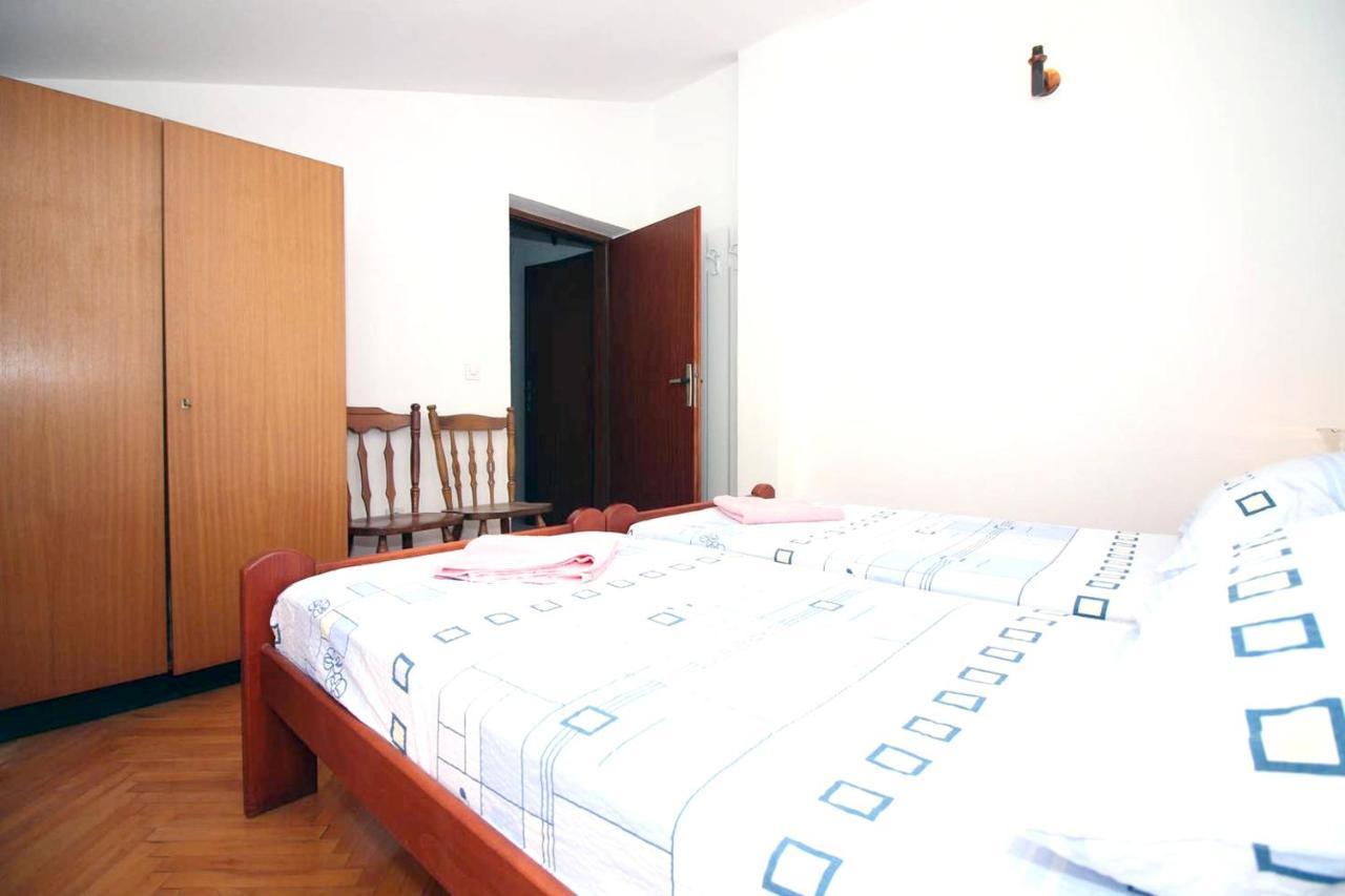 Charming Apartment In Tisno With 2 Bedrooms And Air Conditioning Bagian luar foto