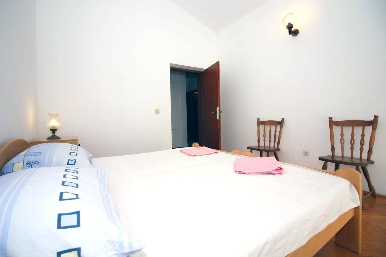 Charming Apartment In Tisno With 2 Bedrooms And Air Conditioning Bagian luar foto